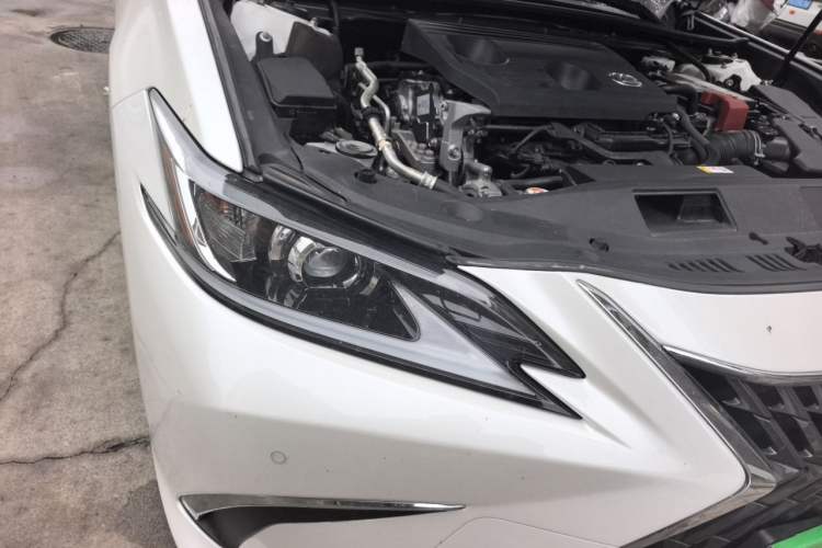 Used Lexus ES 2023 200 Excellence Edition Engine Bay Right