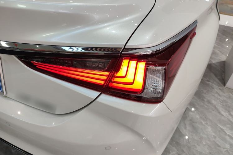 Used Lexus ES 2023 200 Excellence Edition Exterior 1