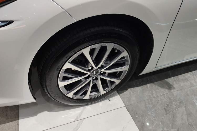 Used Lexus ES 2023 200 Excellence Edition Exterior 2