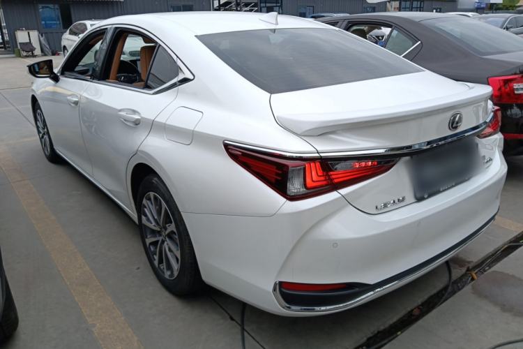 Used Lexus ES 2023 260 Excellence Edition Exterior 2