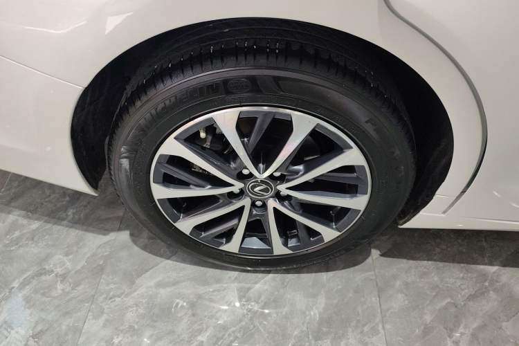 Used Lexus ES 2023 200 Excellence Edition Exterior 3