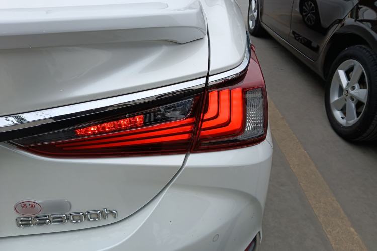 Used Lexus ES 2023 260 Excellence Edition Exterior 3