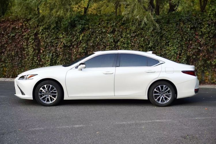 Used Lexus ES 2023 200 Excellence Edition Exterior 3
