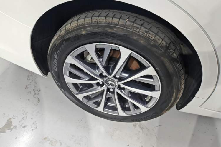 Used Lexus ES 2023 200 Excellence Edition Exterior 5