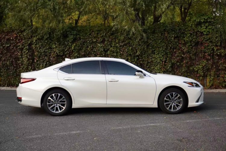 Used Lexus ES 2023 200 Excellence Edition Exterior 5