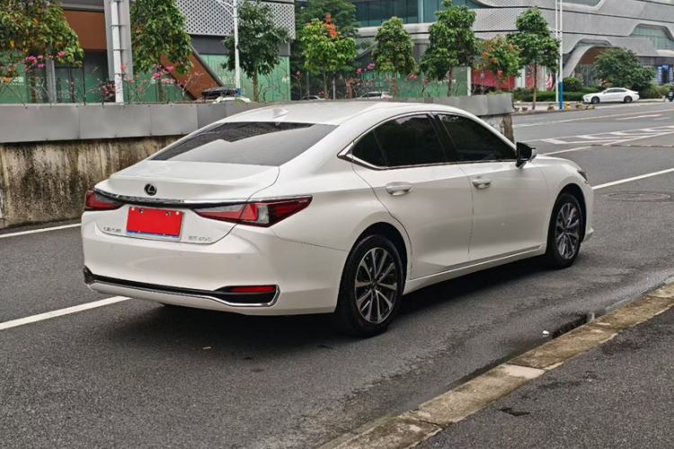 Used Lexus ES 2023 200 Excellence Edition Exterior 6