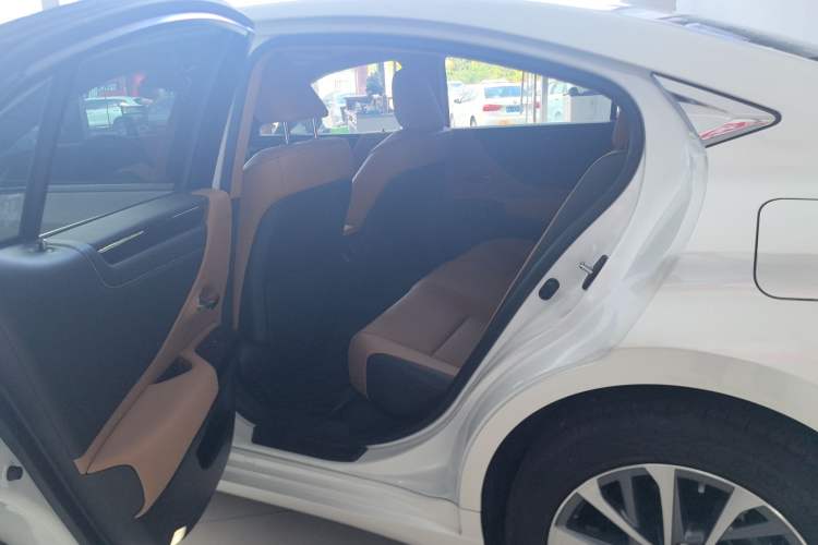 Used Lexus ES 2023 200 Excellence Edition Exterior 7