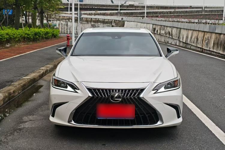 Used Lexus ES 2023 200 Excellence Edition Exterior 7