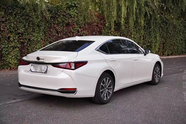 Used Lexus ES 2023 200 Excellence Edition Exterior 7