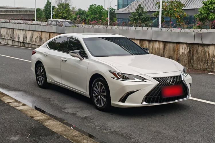 Used Lexus ES 2023 200 Excellence Edition Exterior 9