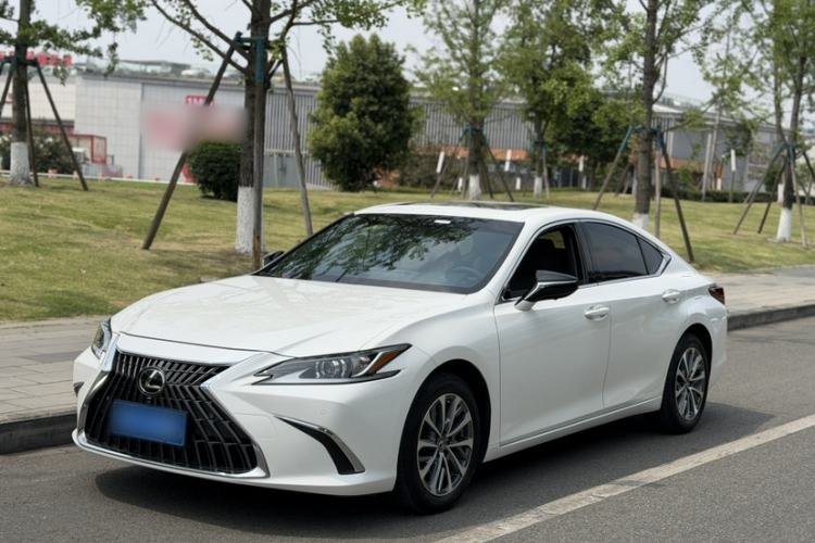Used Lexus ES 2023 200 Excellence Edition Exterior 9