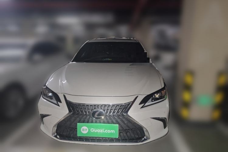 Used Lexus ES 2023 200 Excellence Edition Front