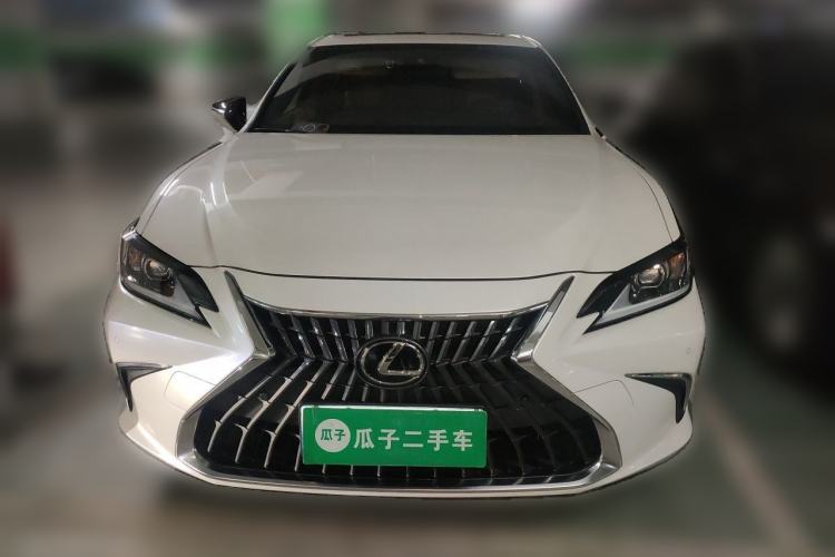 Used Lexus ES 2023 200 Luxury Edition Front