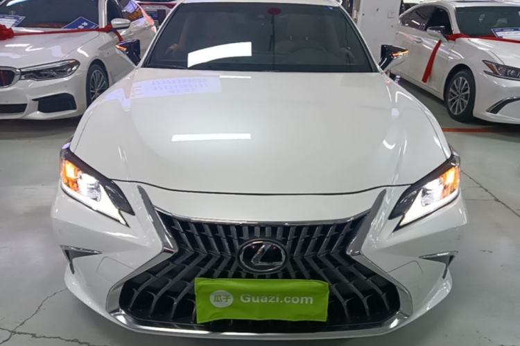 Used Lexus ES 2023 200 Excellence Edition Front