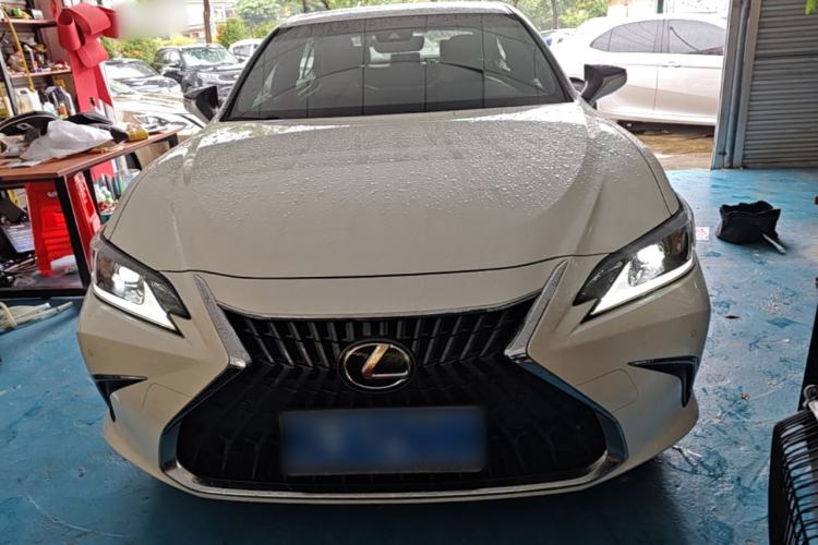Used Lexus ES 2023 200 Excellence Edition Front