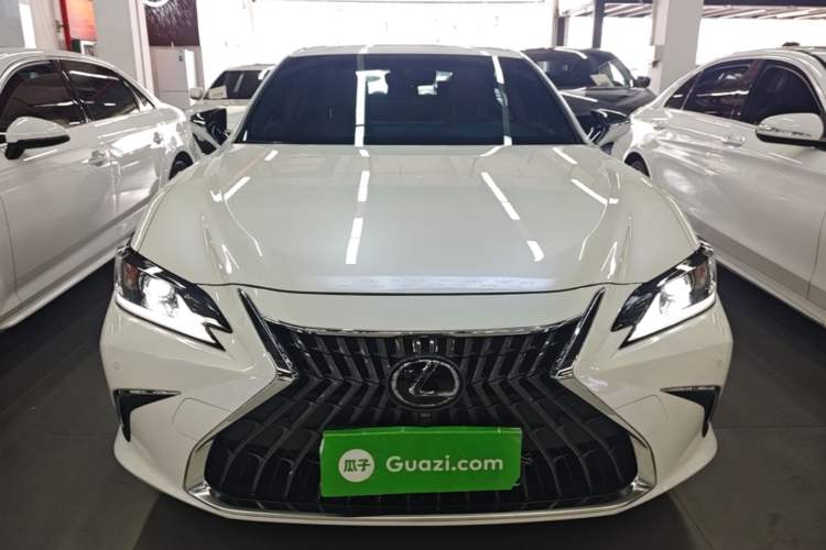Used Lexus ES 2023 200 Excellence Edition Front