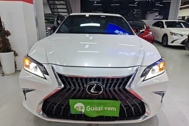 Used Lexus ES 2023 200 Excellence Edition Front