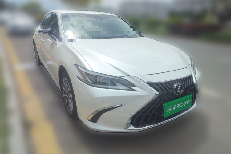 Used Lexus ES 2023 200 Excellence Edition Front Right 45 Deg