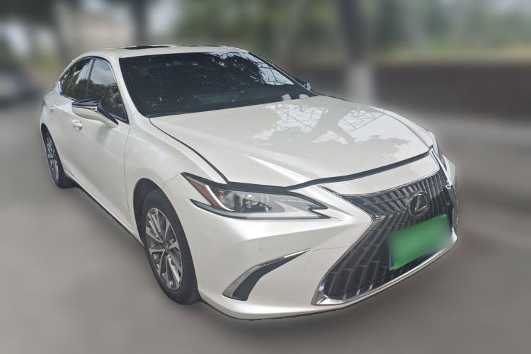 Used Lexus ES 2023 200 Excellence Edition Front Right 45 Deg