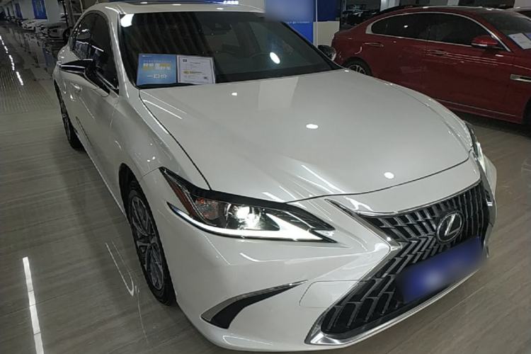 Used Lexus ES 2023 200 Excellence Edition Front Right 45 Deg