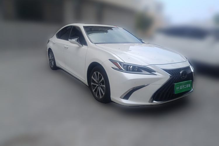 Used Lexus ES 2023 200 Excellence Edition Front Right 45 Deg