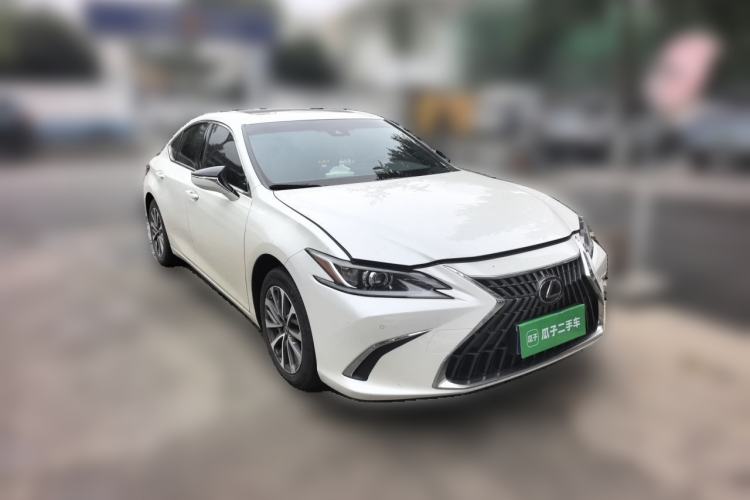 Used Lexus ES 2023 200 Excellence Edition Front Right 45 Deg