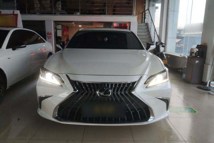 Used Lexus ES 2023 200 Excellence Edition Front