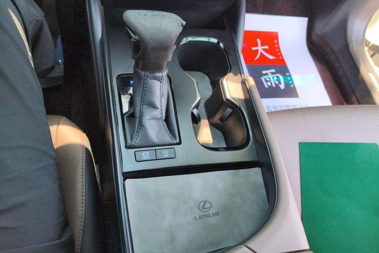 Used Lexus ES 2023 200 Excellence Edition Gear Lever
