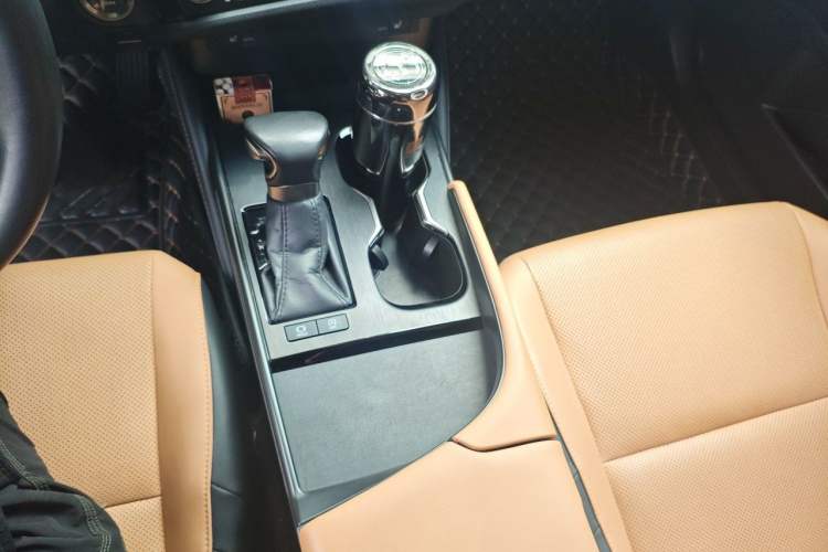 Used Lexus ES 2023 200 Excellence Edition Gear Lever