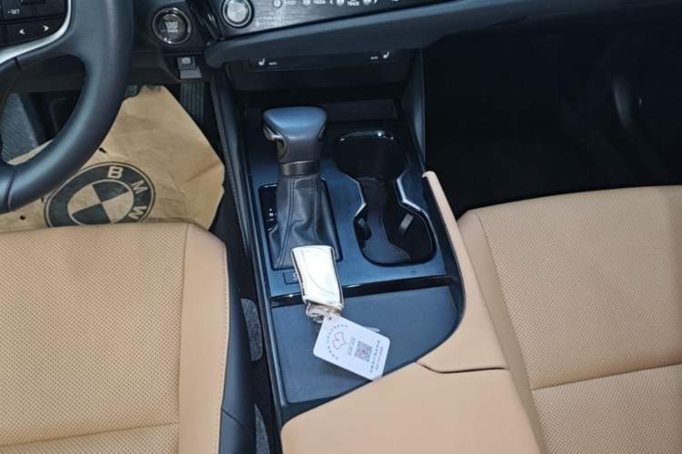 Used Lexus ES 2023 200 Excellence Edition Gear Lever
