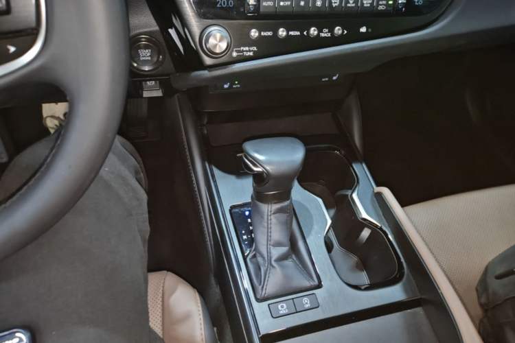 Used Lexus ES 2023 200 Excellence Edition Gear Lever