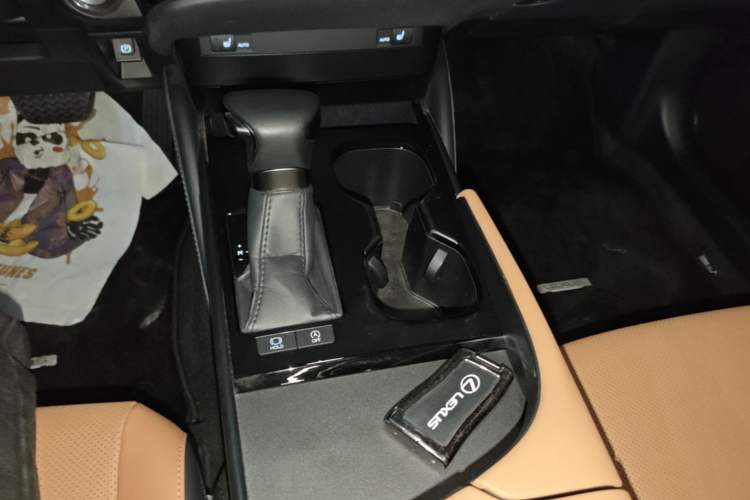 Used Lexus ES 2023 200 Luxury Edition Gear Lever