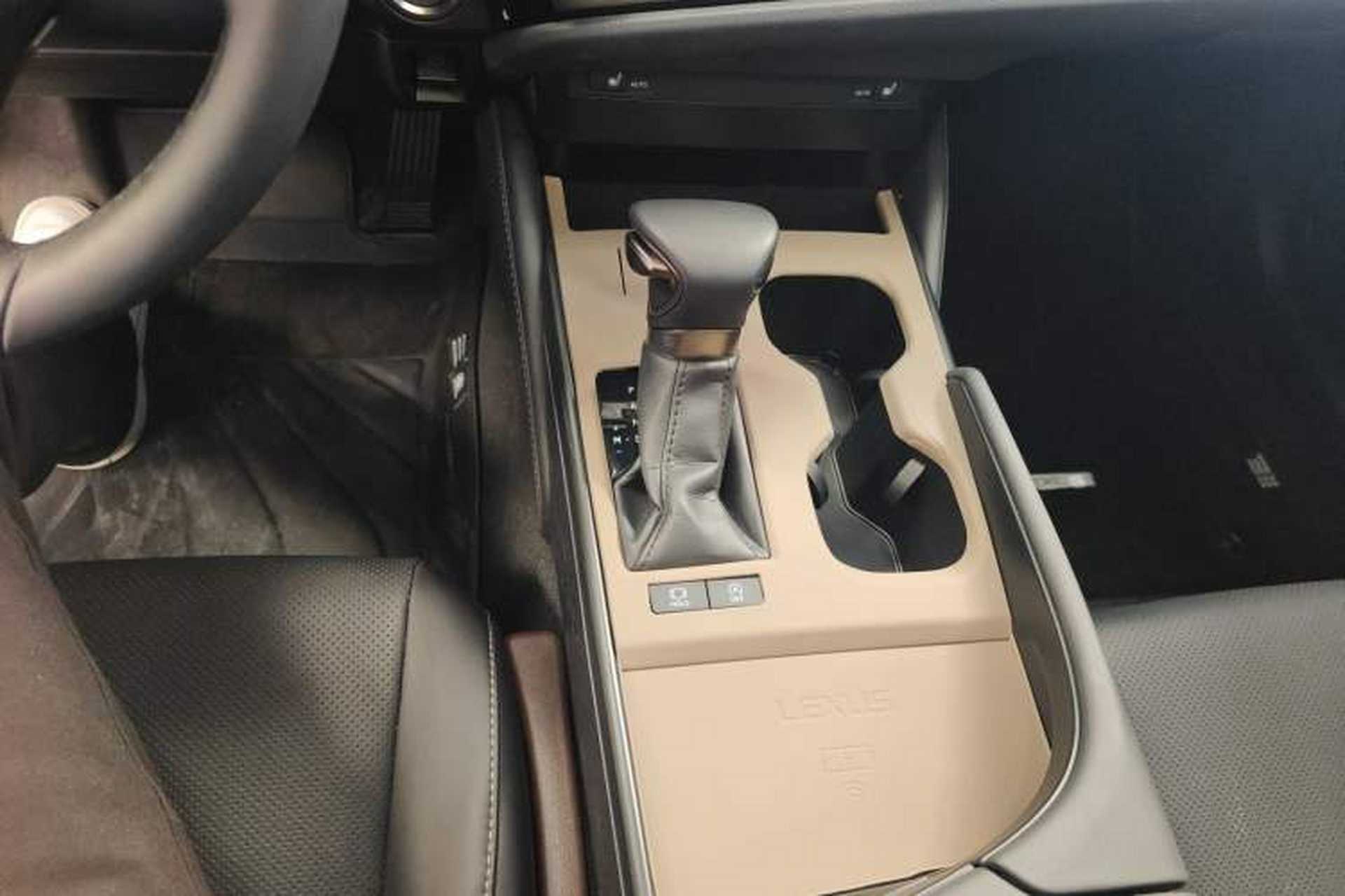 Used Lexus ES 2023 200 Excellence Edition Gear Lever