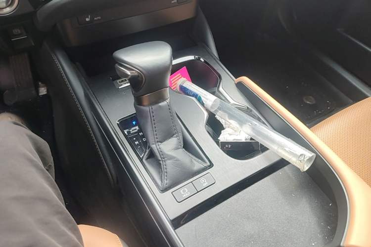 Used Lexus ES 2023 200 Excellence Edition Gear Lever