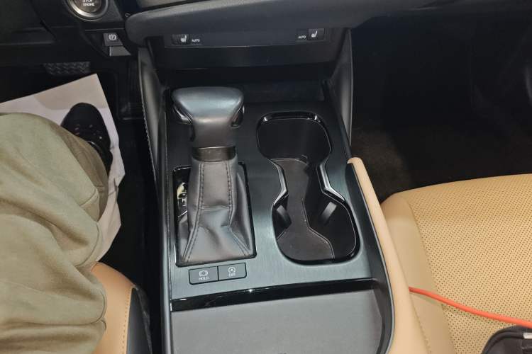 Used Lexus ES 2023 200 Excellence Edition Gear Lever