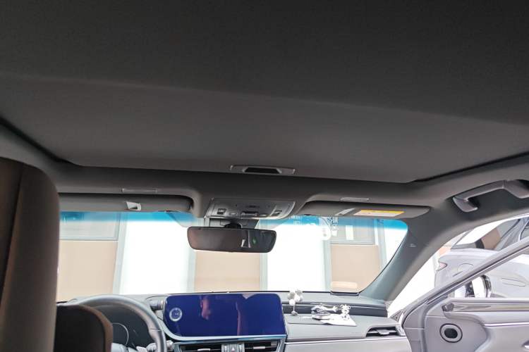 Used Lexus ES 2023 200 Excellence Edition Headliner
