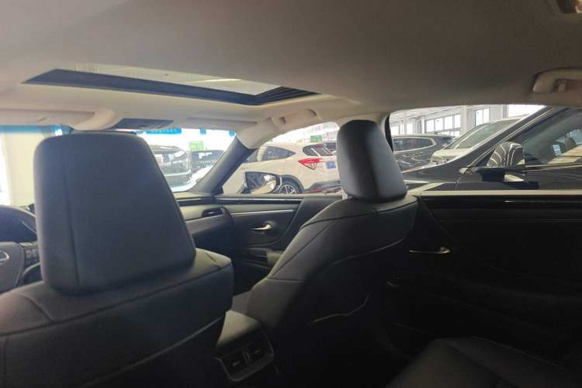 Used Lexus ES 2023 200 Excellence Edition Headliner