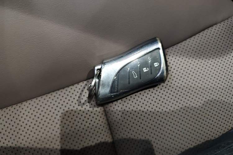 Used Lexus ES 2023 200 Excellence Edition Interior 1