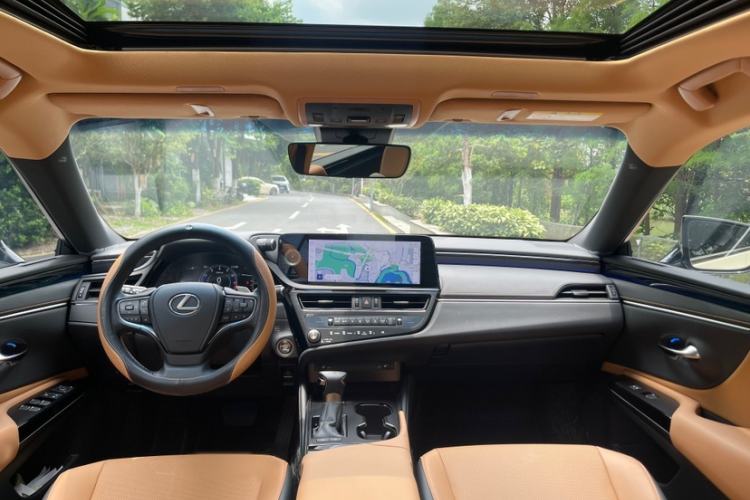 Used Lexus ES 2023 200 Excellence Edition Interior 13