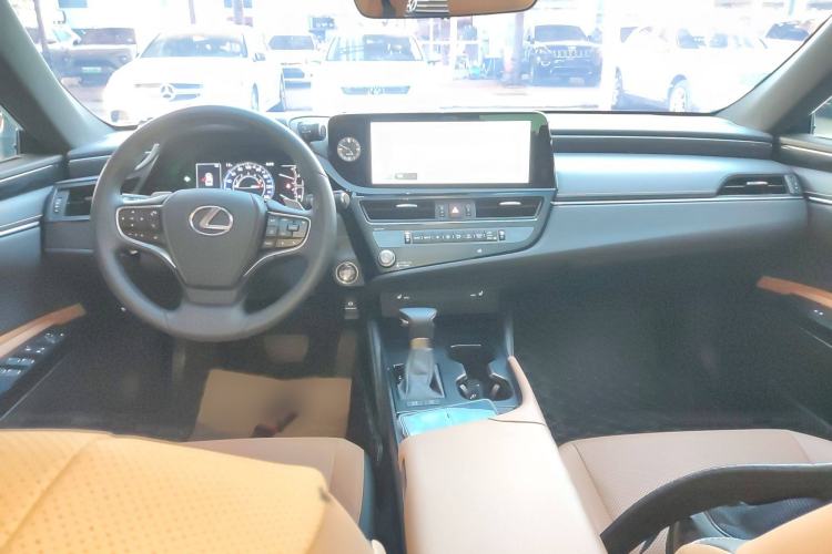 Used Lexus ES 2023 200 Excellence Edition Interior 2