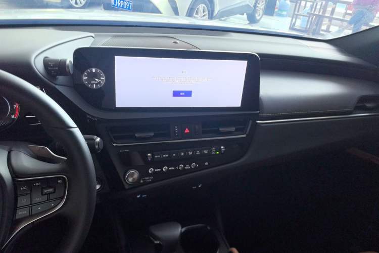 Used Lexus ES 2023 200 Excellence Edition Interior 5
