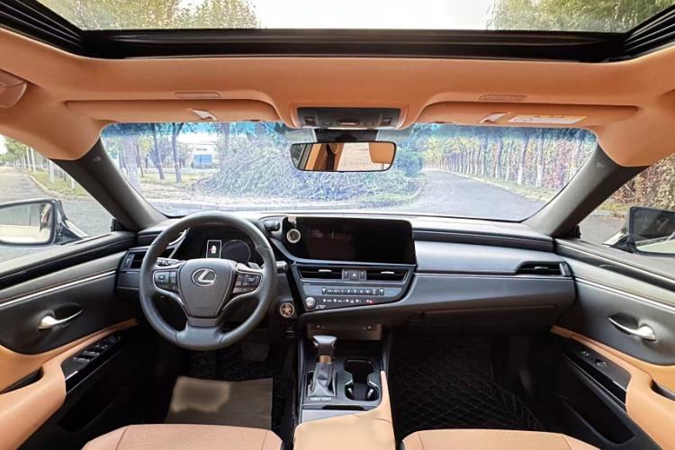 Used Lexus ES 2023 200 Excellence Edition Interior 7