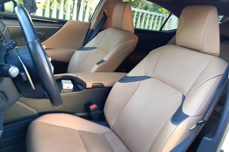 Used Lexus ES 2023 200 Excellence Edition Left Front Seat