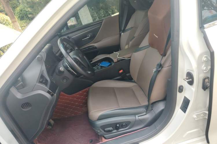 Used Lexus ES 2023 200 Excellence Edition Left Front Seat
