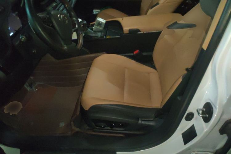 Used Lexus ES 2023 200 Luxury Edition Left Front Seat