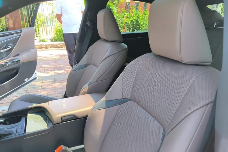 Used Lexus ES 2023 200 Excellence Edition Left Front Seat