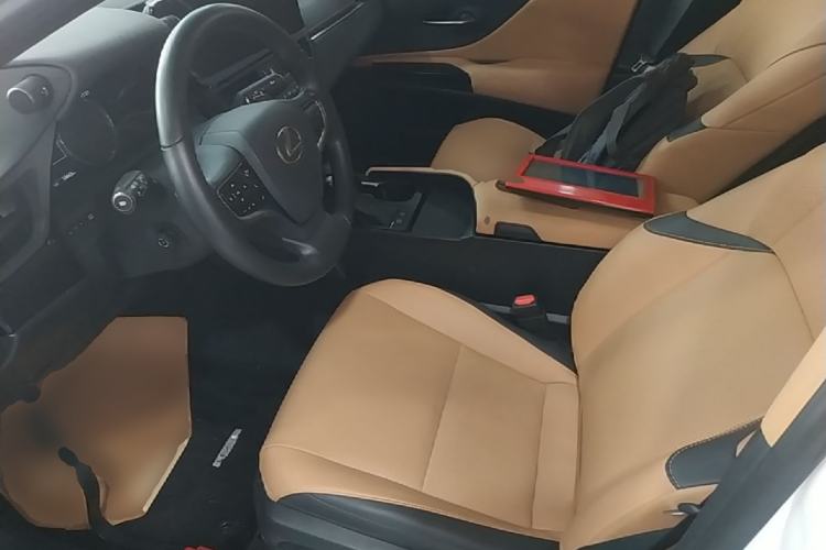 Used Lexus ES 2023 200 Excellence Edition Left Front Seat