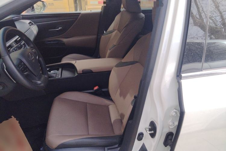 Used Lexus ES 2023 200 Excellence Edition Left Front Seat
