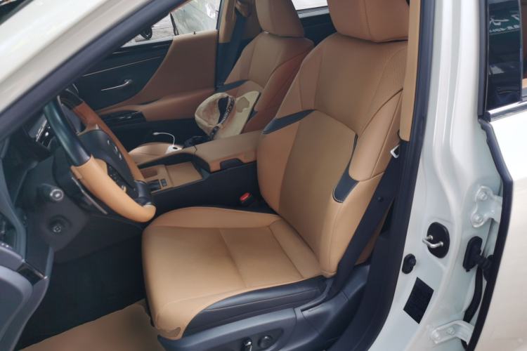 Used Lexus ES 2023 200 Excellence Edition Left Front Seat