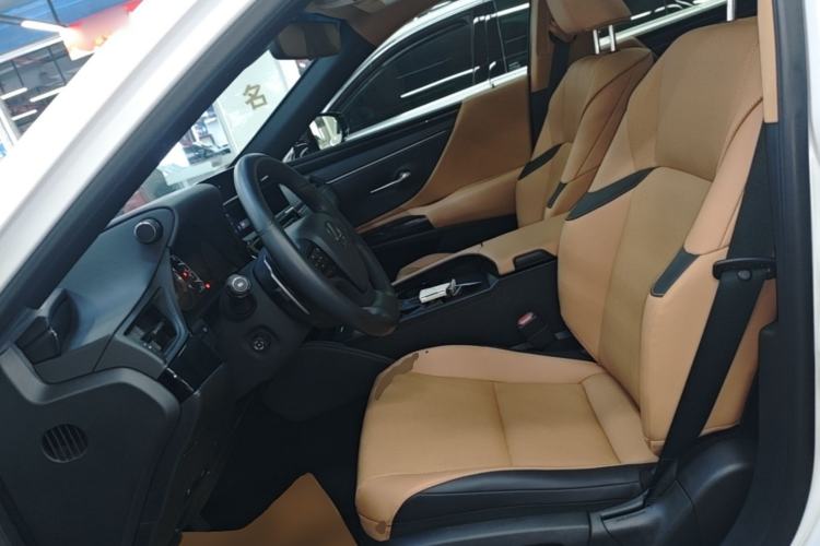 Used Lexus ES 2023 200 Excellence Edition Left Front Seat